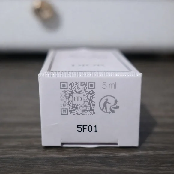 Dior Miss Dior Blooming Bouquet Perfume Mini EDT 5ml Travel Size w/Box Authentic - Picture 6 of 6